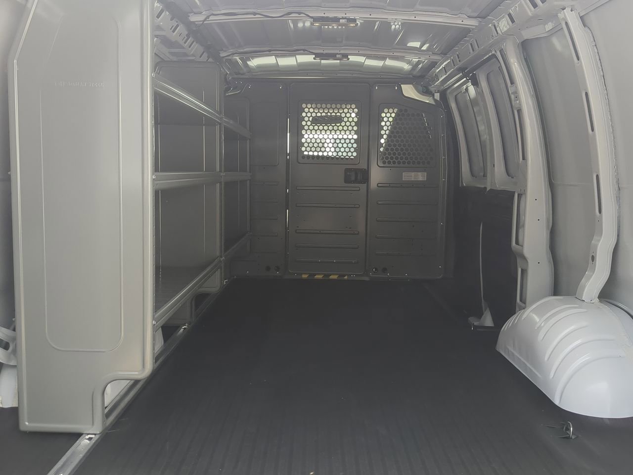 2025 GMC Savana Cargo Work Van - Photo 22