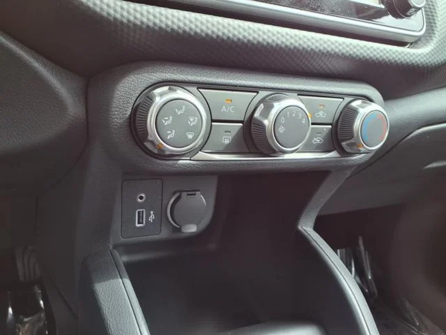 2025 Nissan KICKS PLAY Base - Photo 16