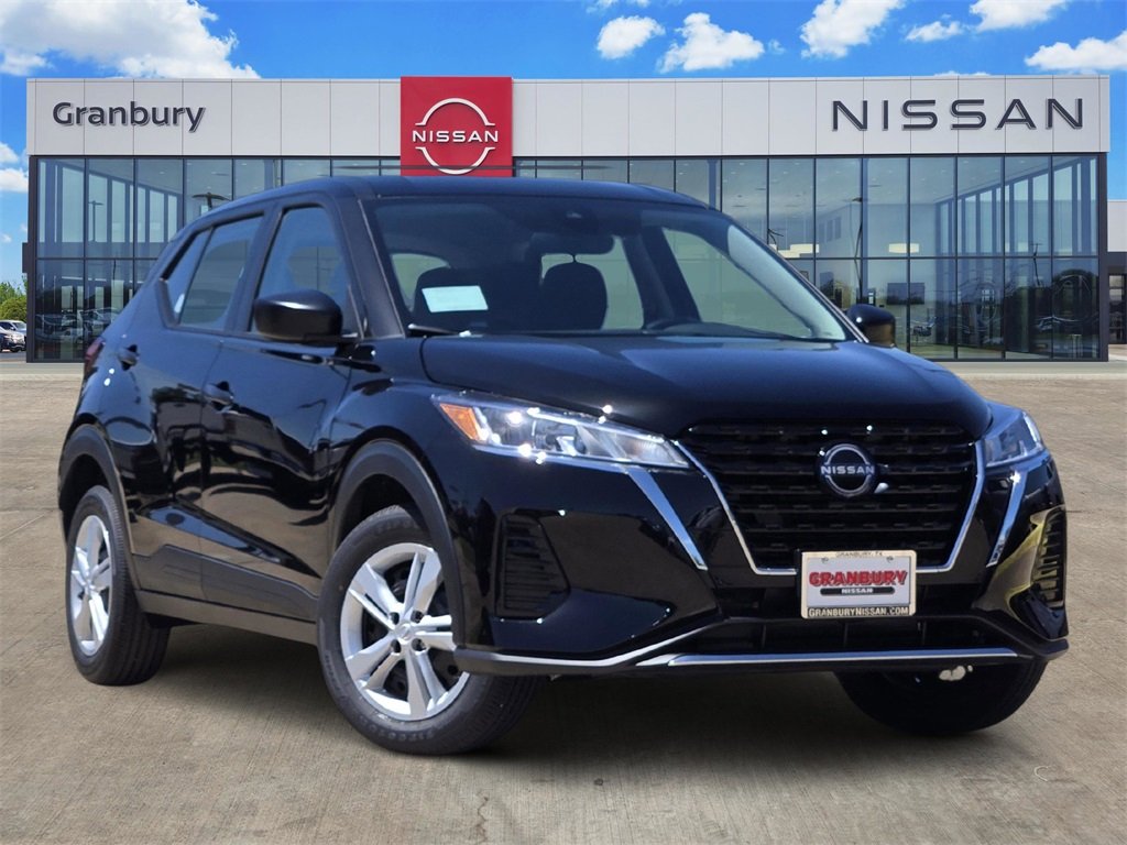 2025 Nissan KICKS PLAY Base