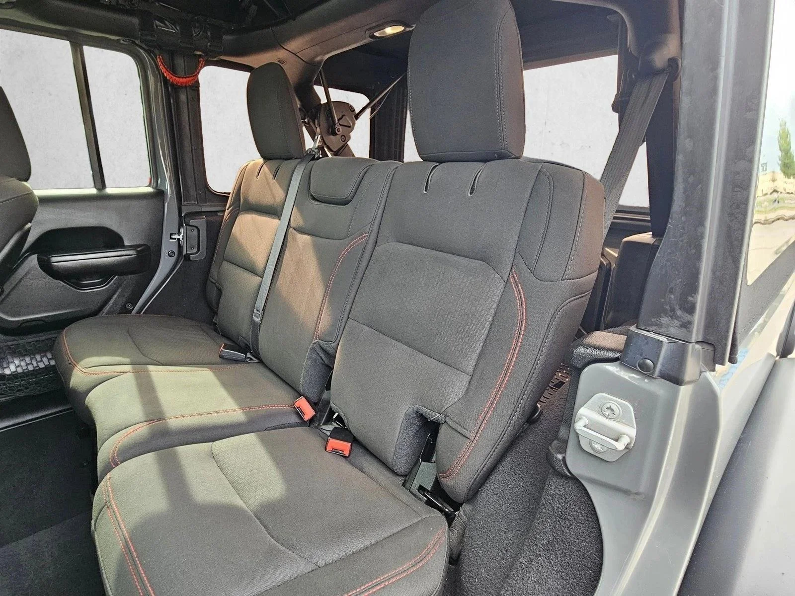 Used 2019 Sting-Gray Clearcoat Jeep Rubicon image 16