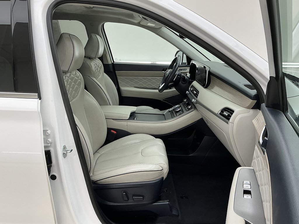 Used 2022 Hyper White Hyundai Calligraphy image 25