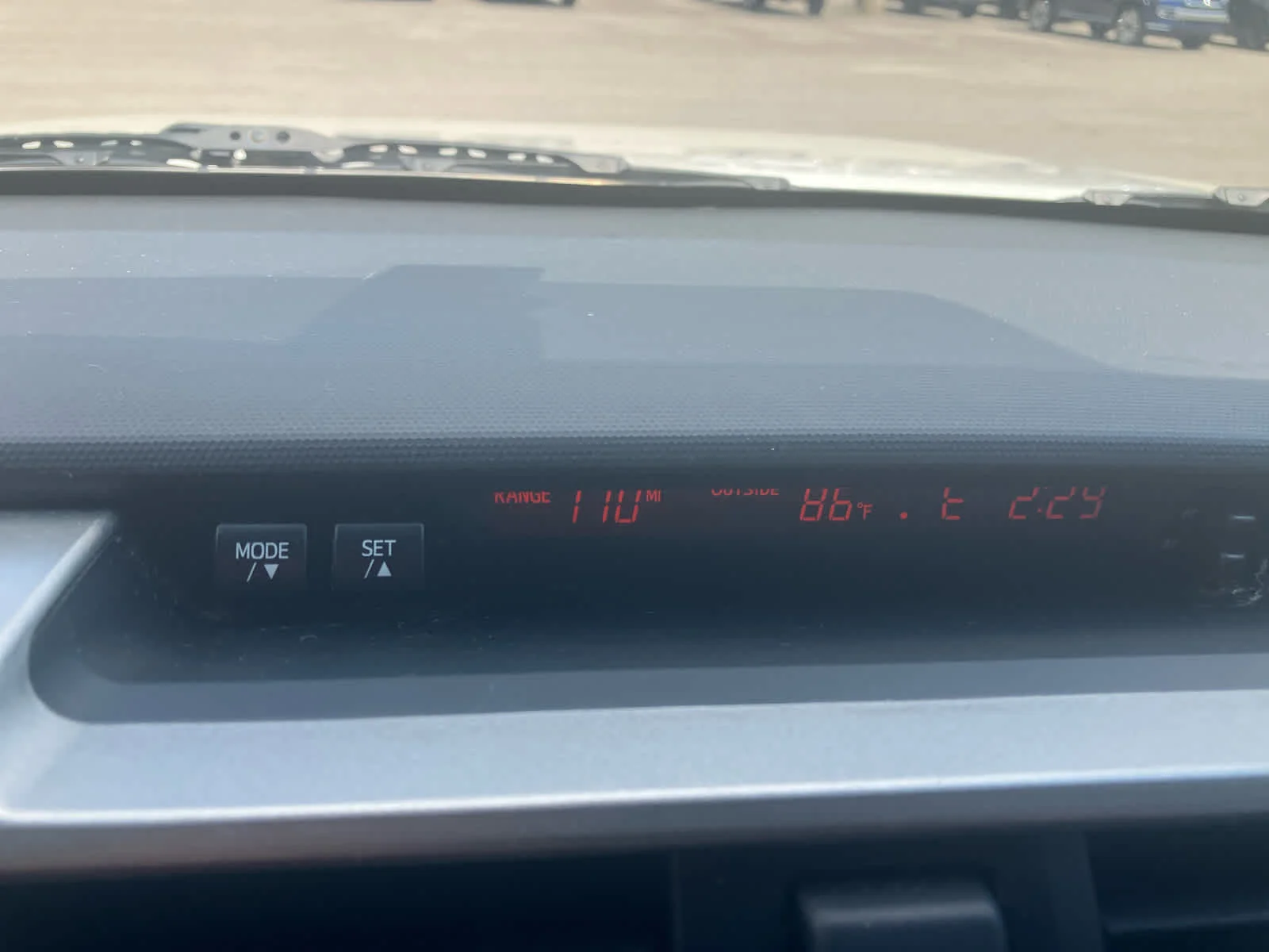 Used 2013 Blizzard Pearl Metallic Toyota SR5 image 23