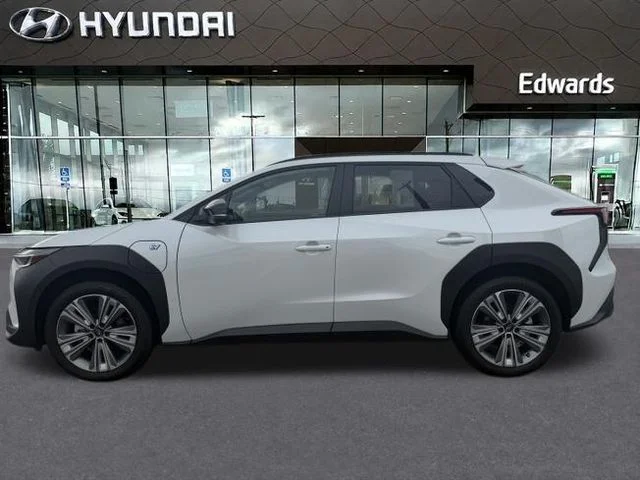 Used 2025 White Subaru Limited image 9