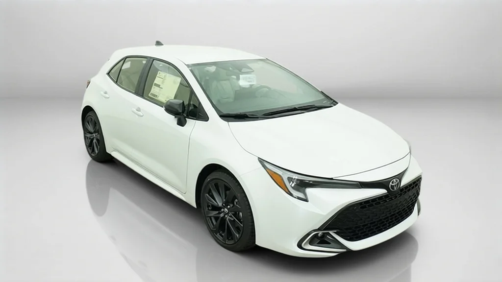 New 2027 Wind Chill Pearl Toyota XSE image 5