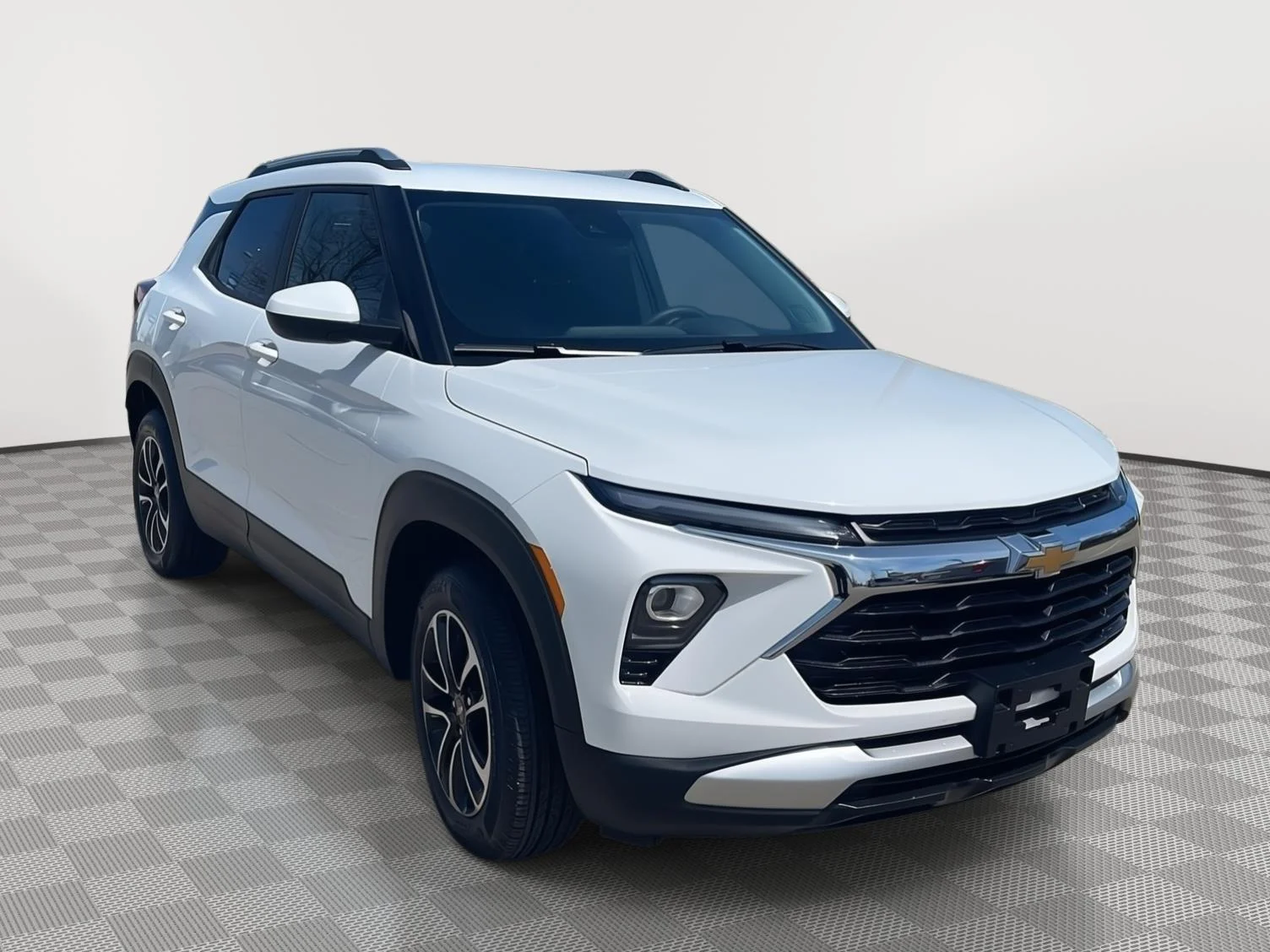 Used 2025 Summit White Chevrolet LT image 3