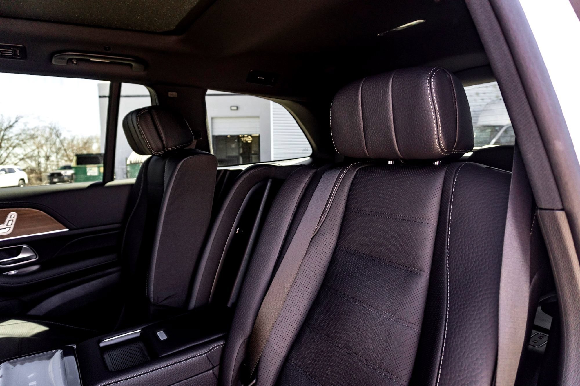 New 2026 Polar White Mercedes-Benz GLS 580 image 38