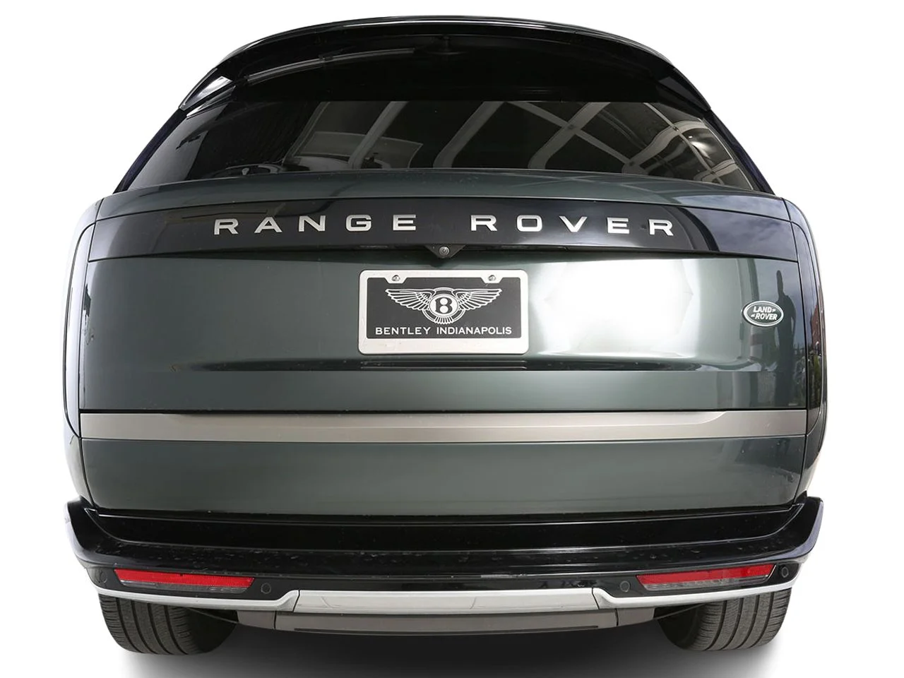 Used 2023 Green Land Rover SE image 11