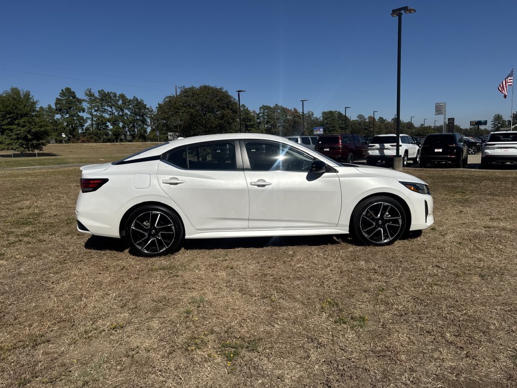 Used 2025 White Nissan SR image 4