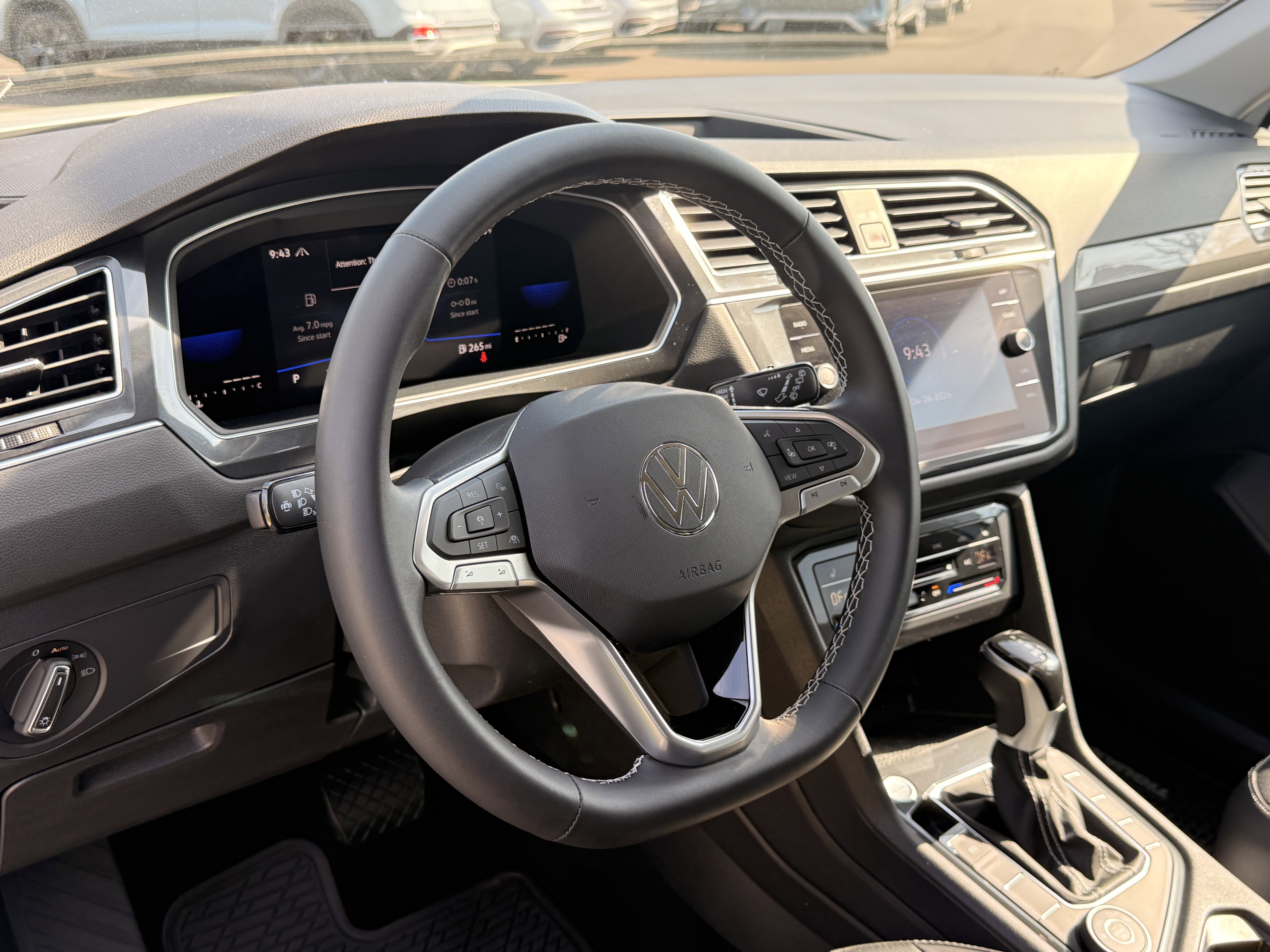 Used 2022  Volkswagen SE image 27