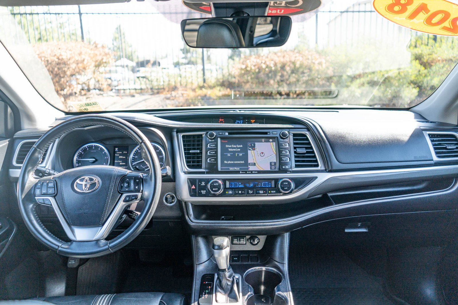Certified Used 2018 Blizzard Pearl Toyota SE image 11