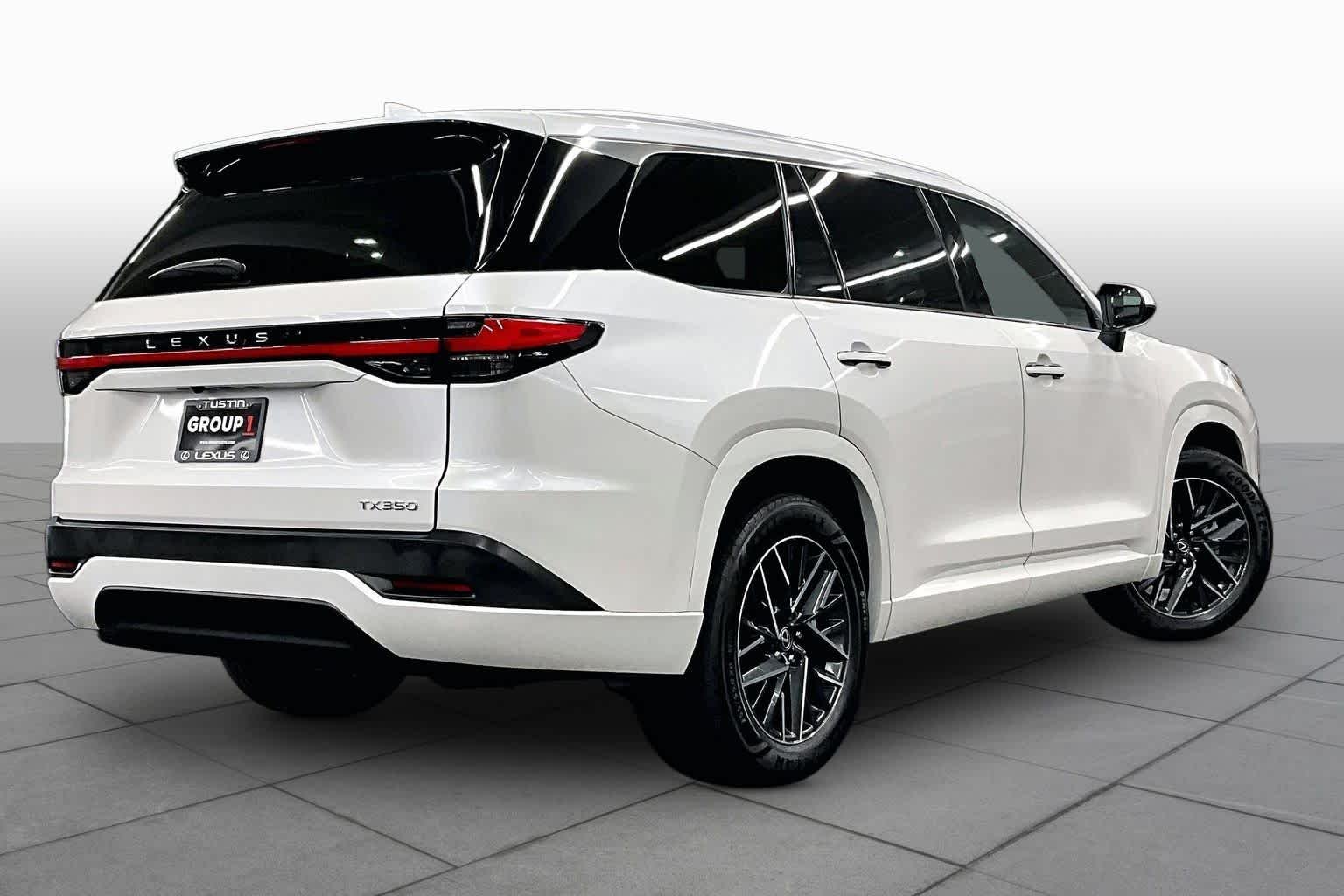 Certified Used 2024 Wind Chill Pearl Lexus Premium image 12