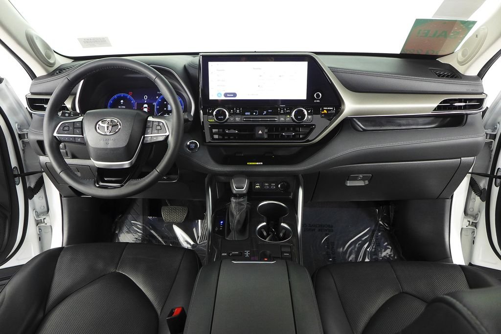 Used 2023 Pearl Toyota Limited image 25