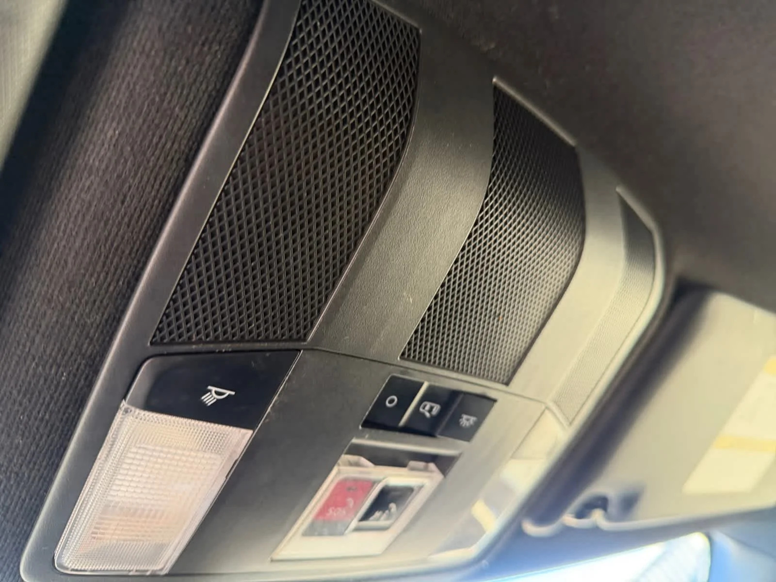 Used 2025 White Diamond Mitsubishi Black Edition image 29