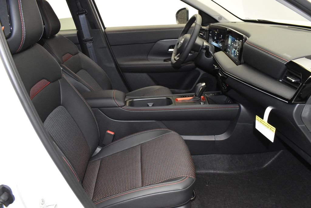 Certified Used 2025 White Nissan SR image 25