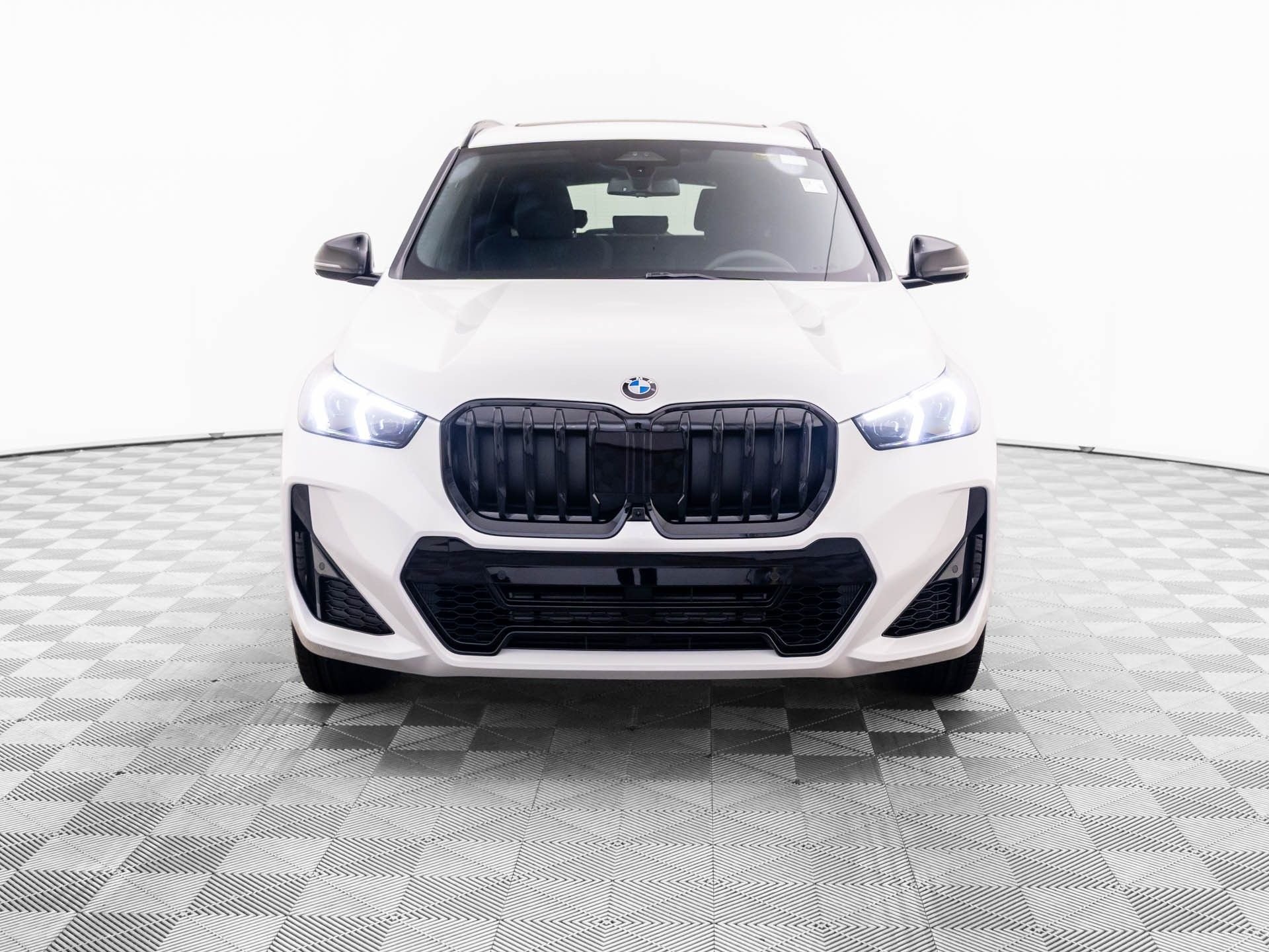 New 2026 Alpine White BMW xDrive28i image 10