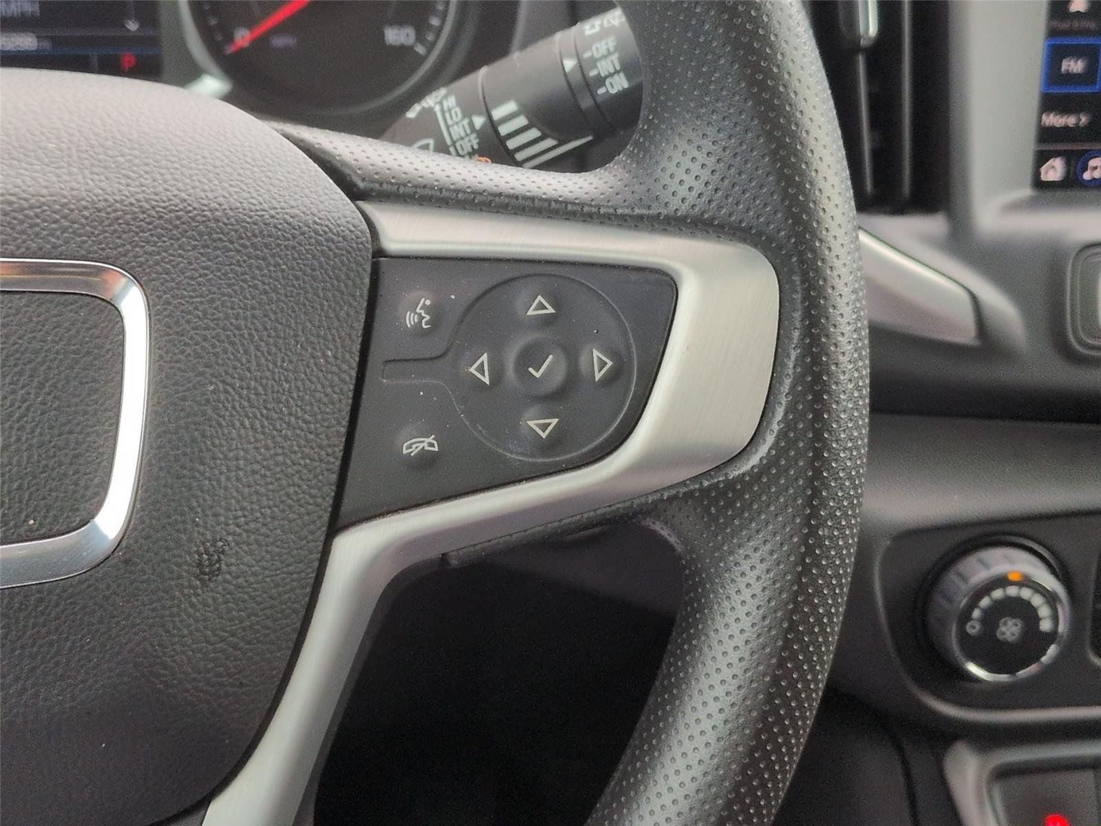 Used 2024 Sterling Metallic GMC SLE image 21