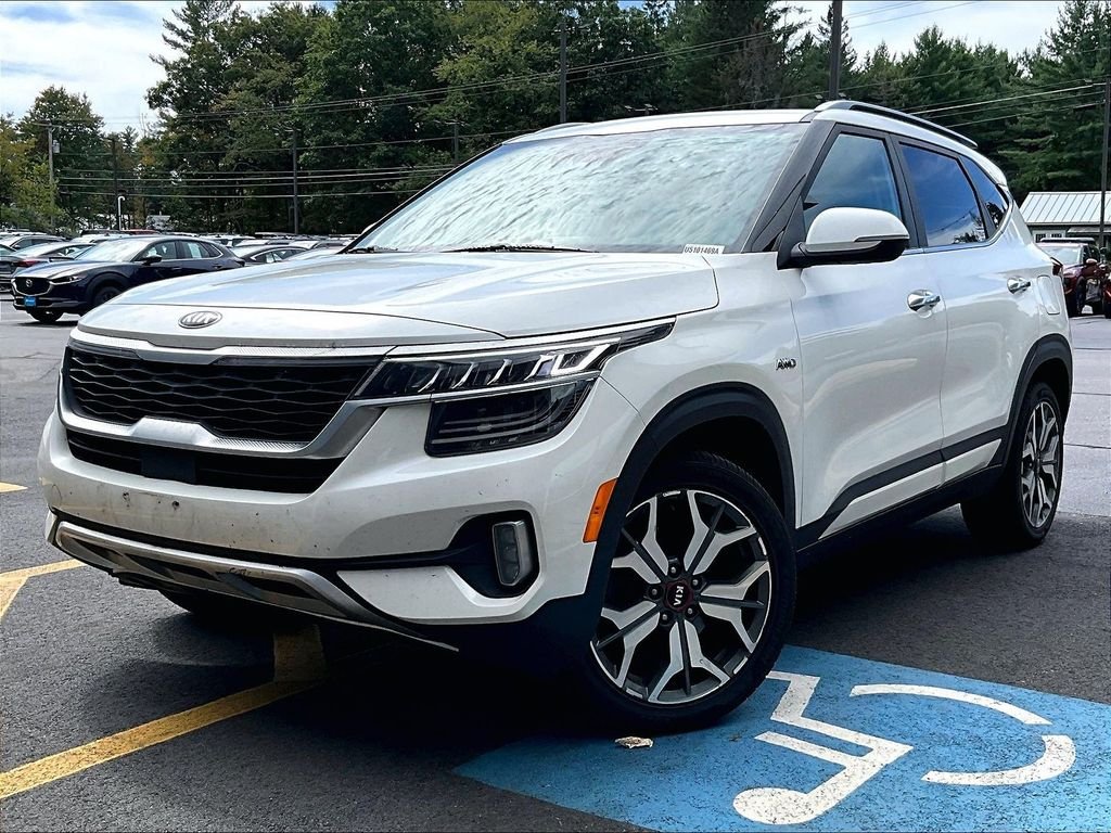 Used 2021 White Kia SX image 3