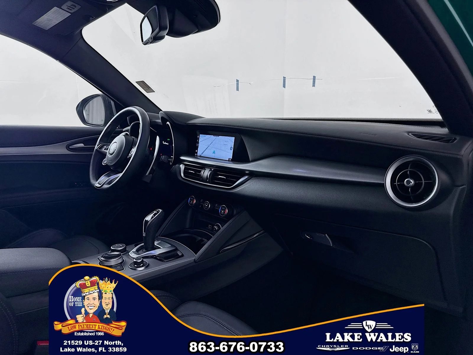 Used 2025  Alfa Romeo  image 31
