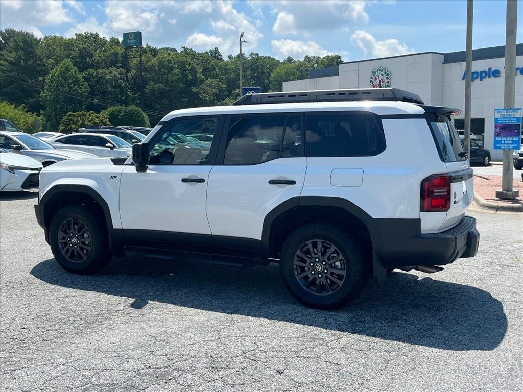 Used 2025 Ice Cap Toyota Base image 5