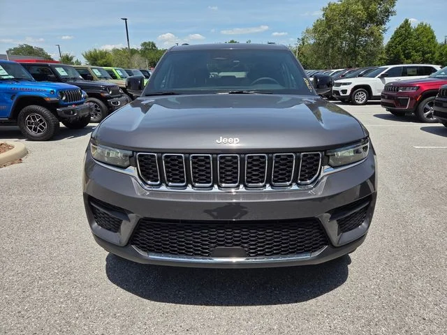 New 2026 Baltic Gray Metallic Clear-Coat Exterior Paint Jeep Laredo X image 19