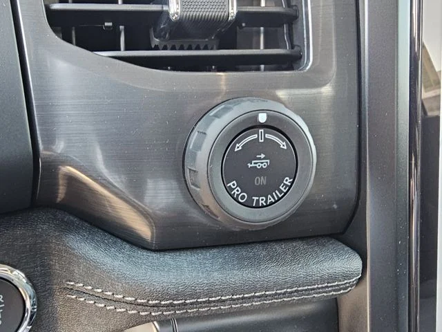 2025 Ford F-150 Lightning Flash - Photo 50