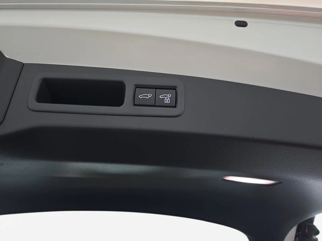 New 2026 Eminent White Pearl Lexus PREMIUM PLUS image 13