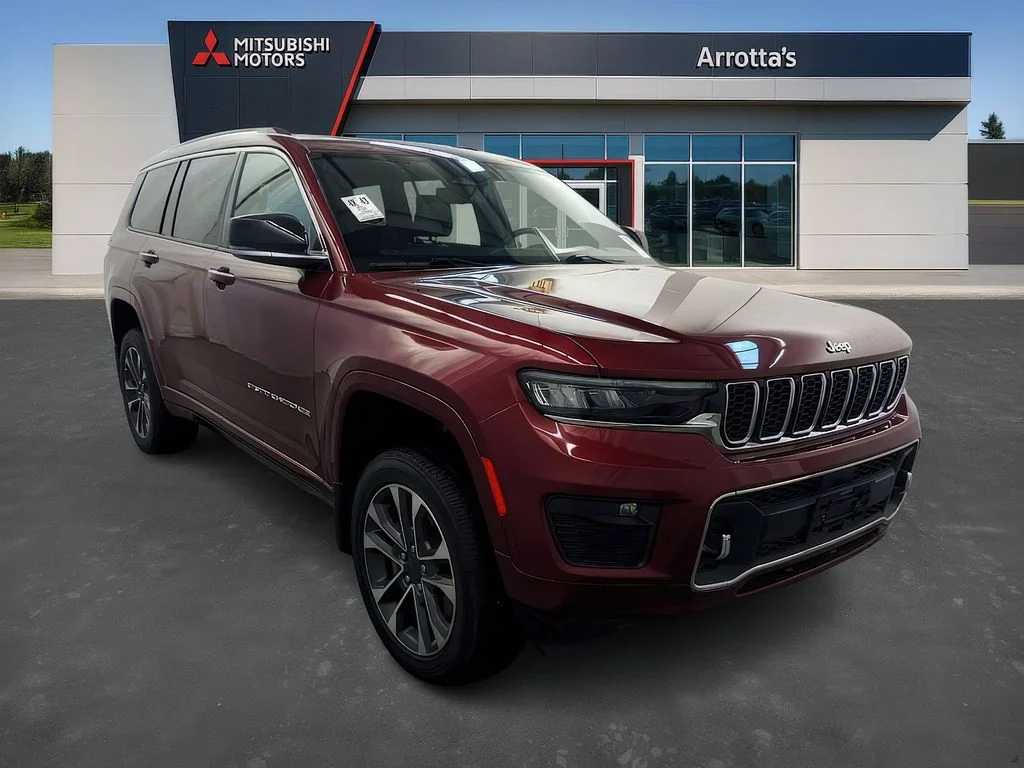 Used 2022 Velvet Red Pearl Jeep Overland image 4