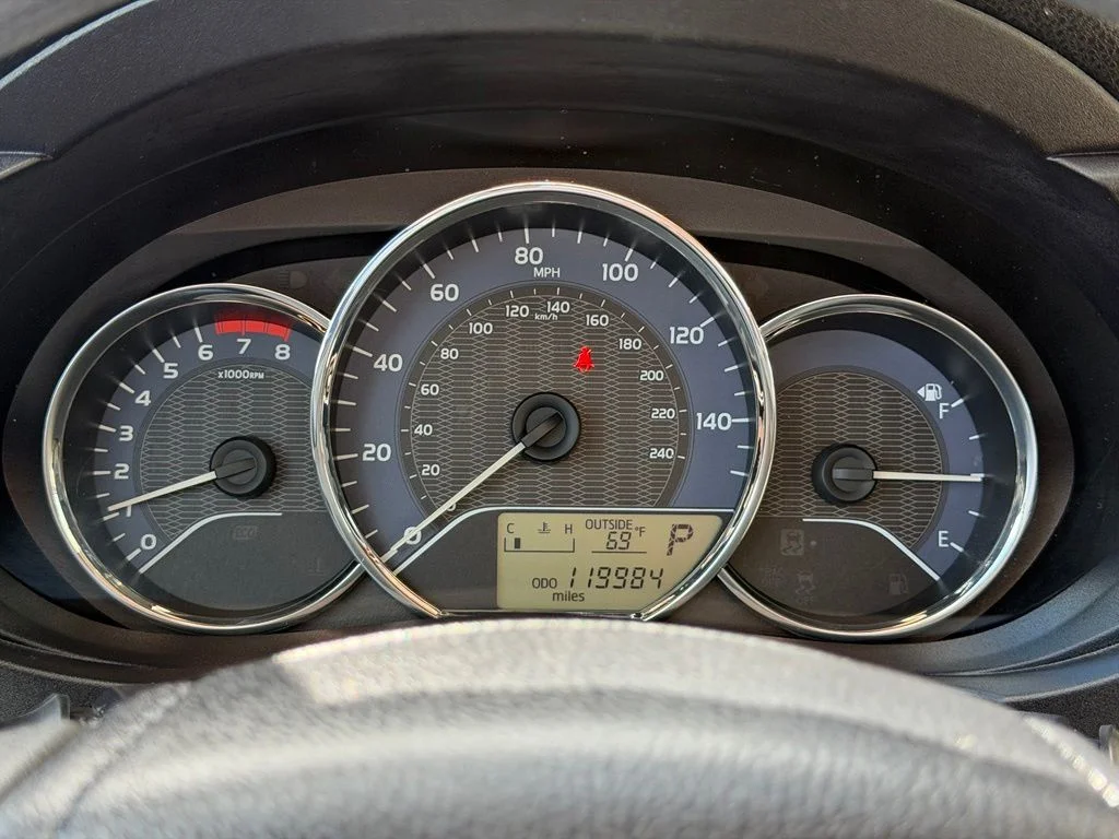 Used 2016 Brown Toyota LE image 19