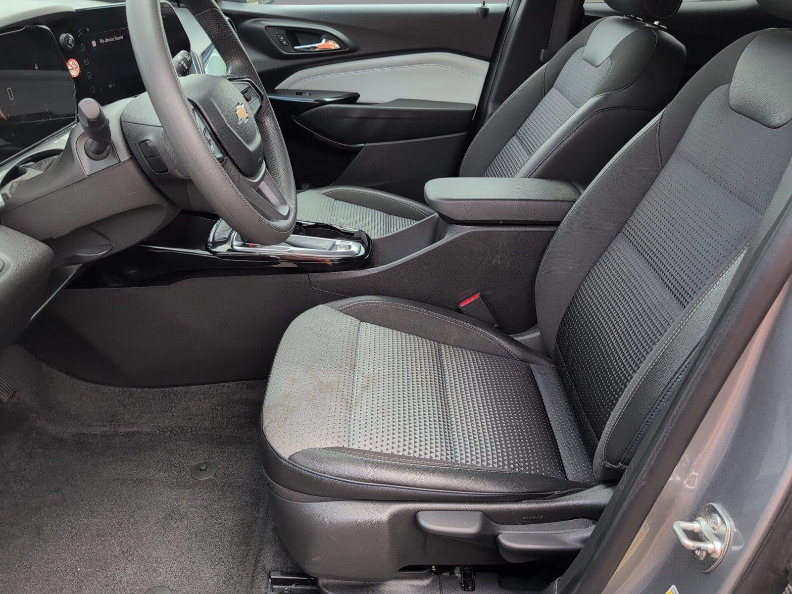 Used 2025 Sterling Gray Metallic Chevrolet LT image 3