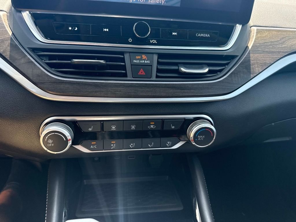 Used 2023 White Nissan 2.5 SV image 21