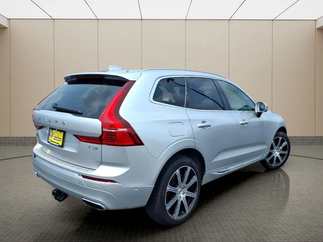 Used 2020 Silver Volvo T5 Inscription image 6
