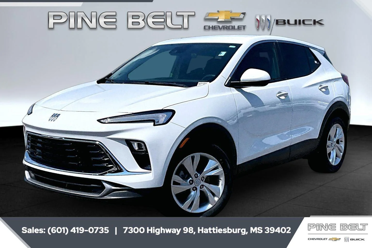 Used 2024 Summit White Buick Preferred image 10