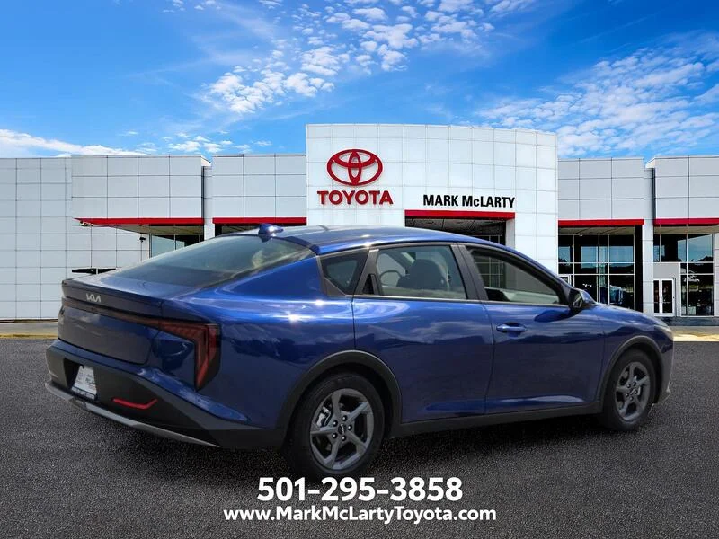 Used 2025 Deep Sea Blue KIA LXS FWD image 5