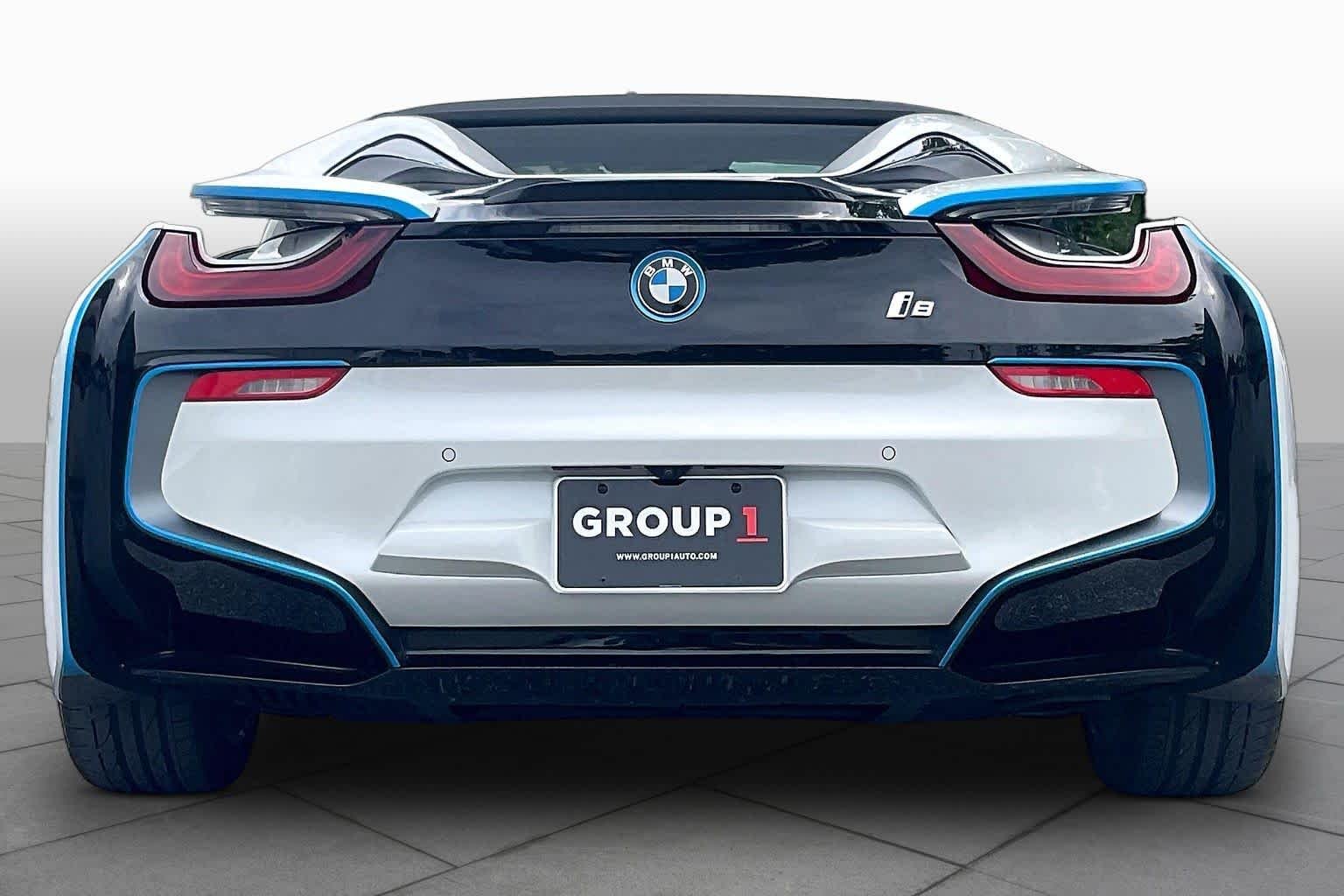 Used 2019 Crystal White Pearl Metallic w/Frozen Gray Accent BMW  image 4