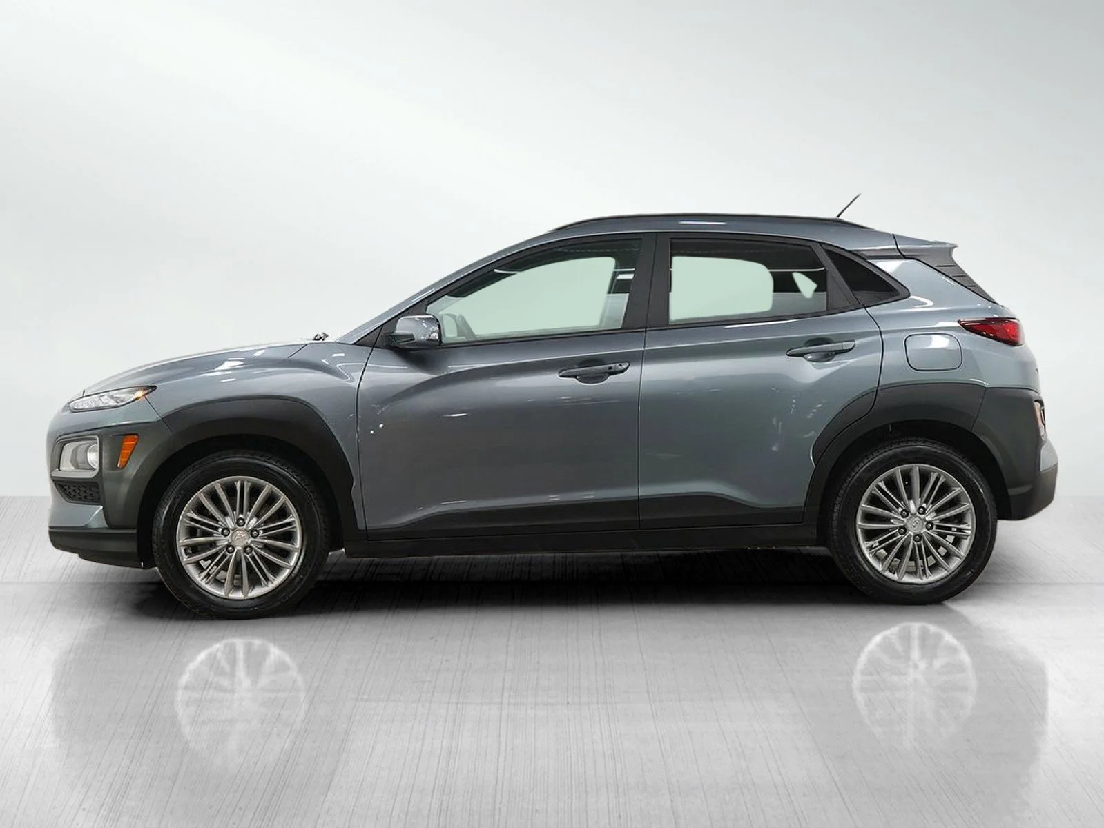 Used 2020 Hyundai Kona SEL with VIN KM8K2CAAXLU490290 for sale in Minneapolis, Minnesota