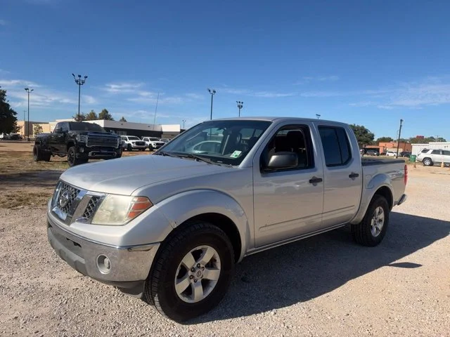 Used 2010 Silver Nissan SE image 5