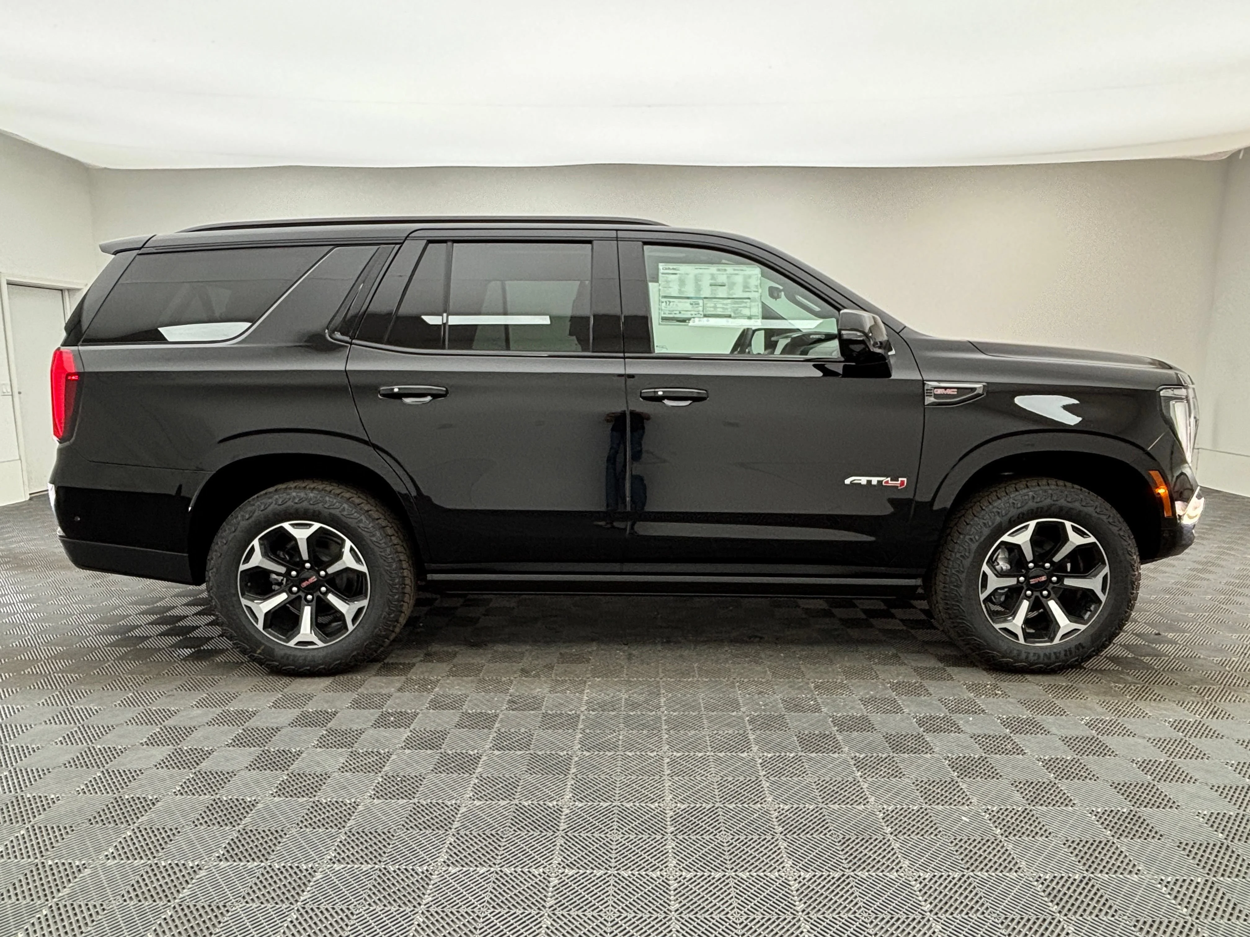 2026 GMC Yukon AT4 - Photo 9