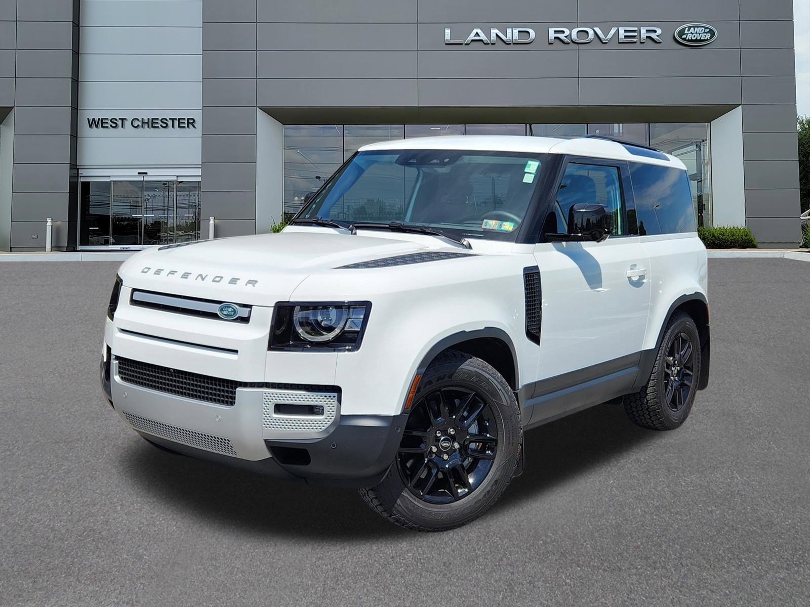 Certified Used 2025 Fuji White Land Rover S image 1