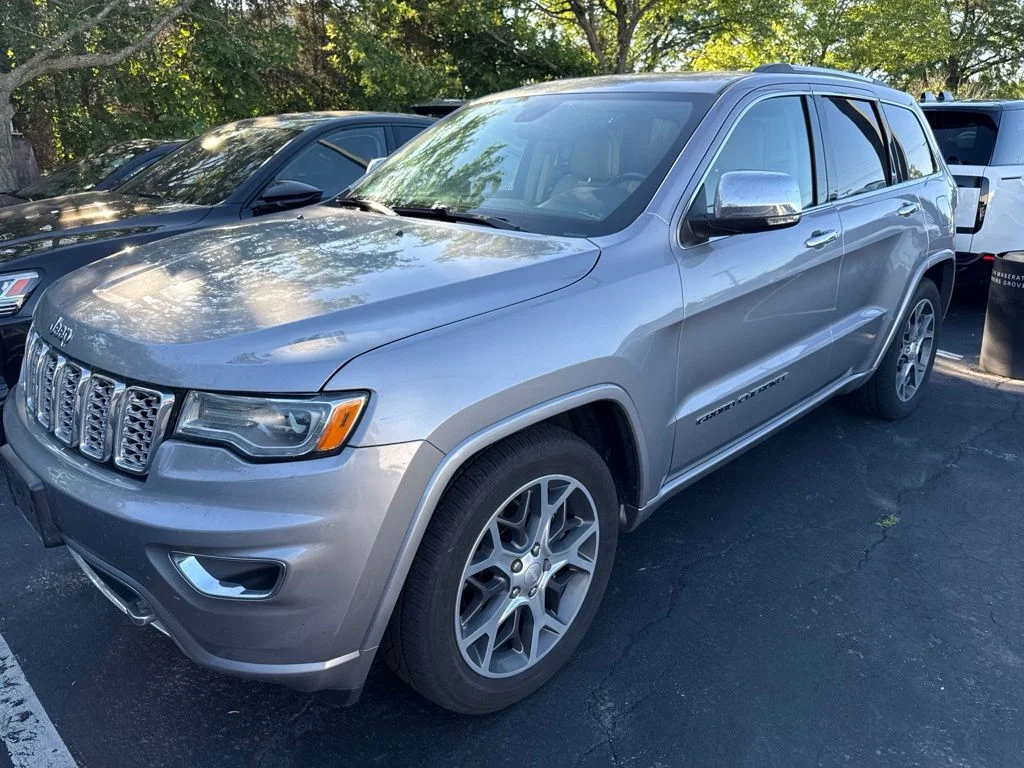 Used 2019 Billet Silver Metallic Jeep Overland image 1