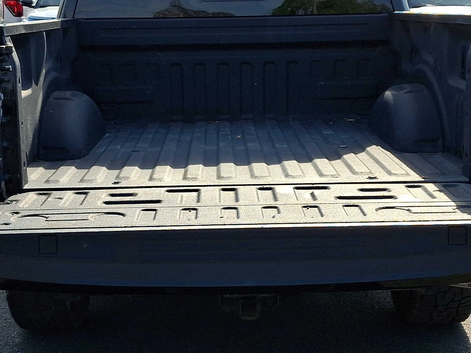 Used 2023 Agate Black Metallic Ford LARIAT image 30