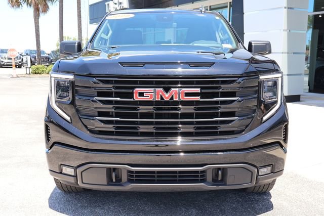 Used 2025 Onyx Black GMC Elevation image 3
