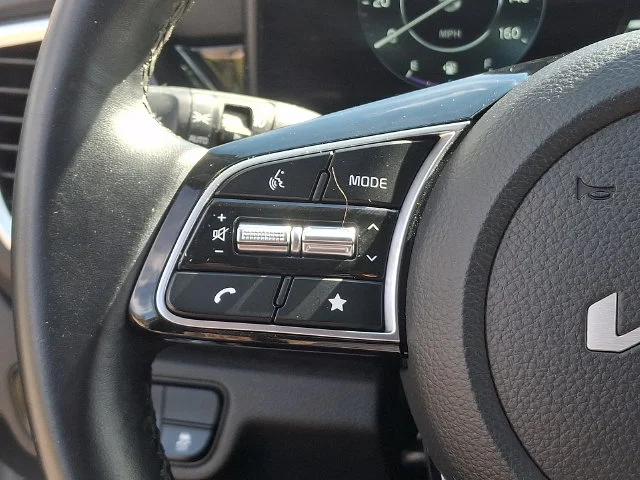 Certified Used 2024 White Kia S image 21