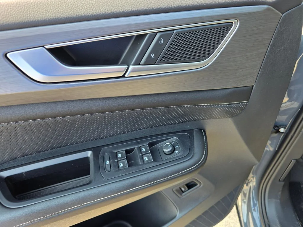 2026 Volkswagen Atlas Cross Sport SE w/Tech - Photo 12