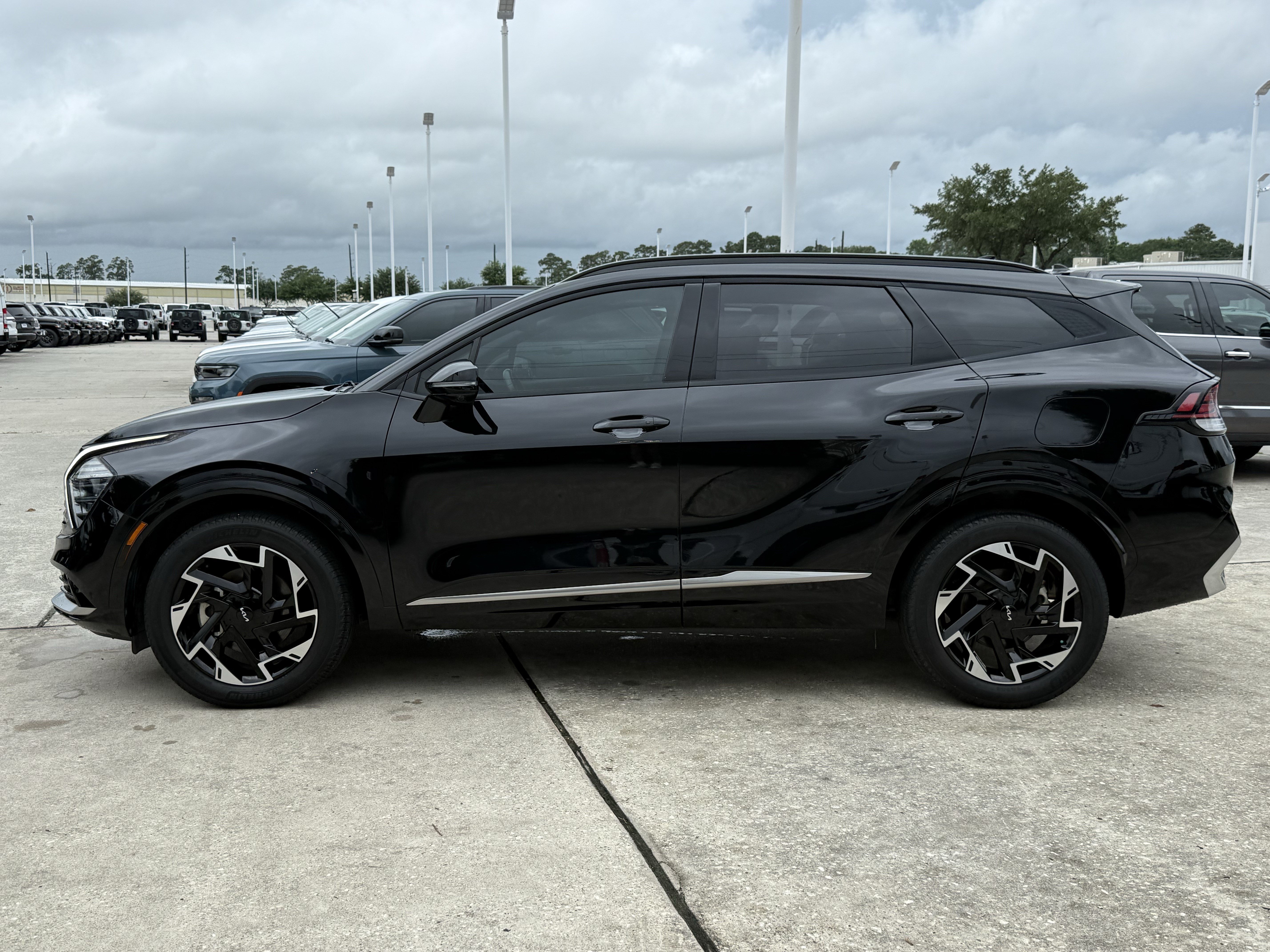 Used 2024 Ebony Black Kia SX-Prestige image 7
