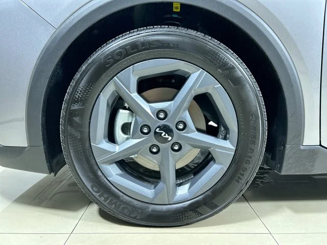 New 2026 STEEL GREY Kia LXS image 10