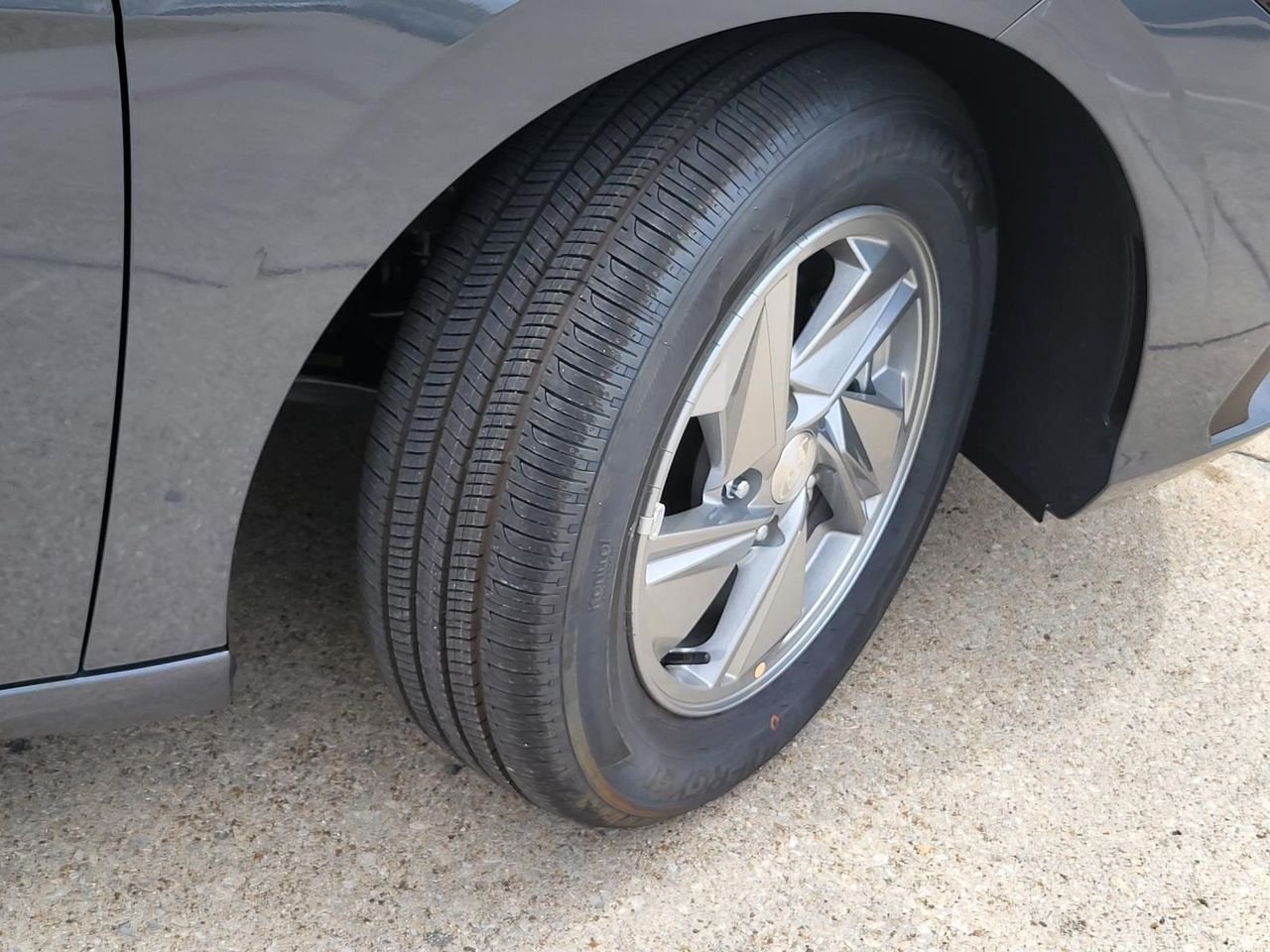 New 2026 Ecotronic Gray Hyundai SE image 6