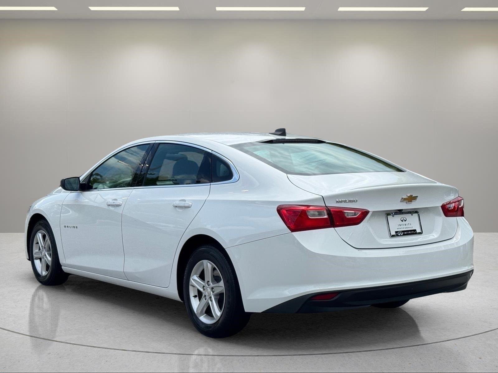 Used 2020 Summit White Chevrolet LS image 3