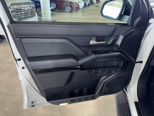 Used 2025 Pearl Toyota Limited image 18