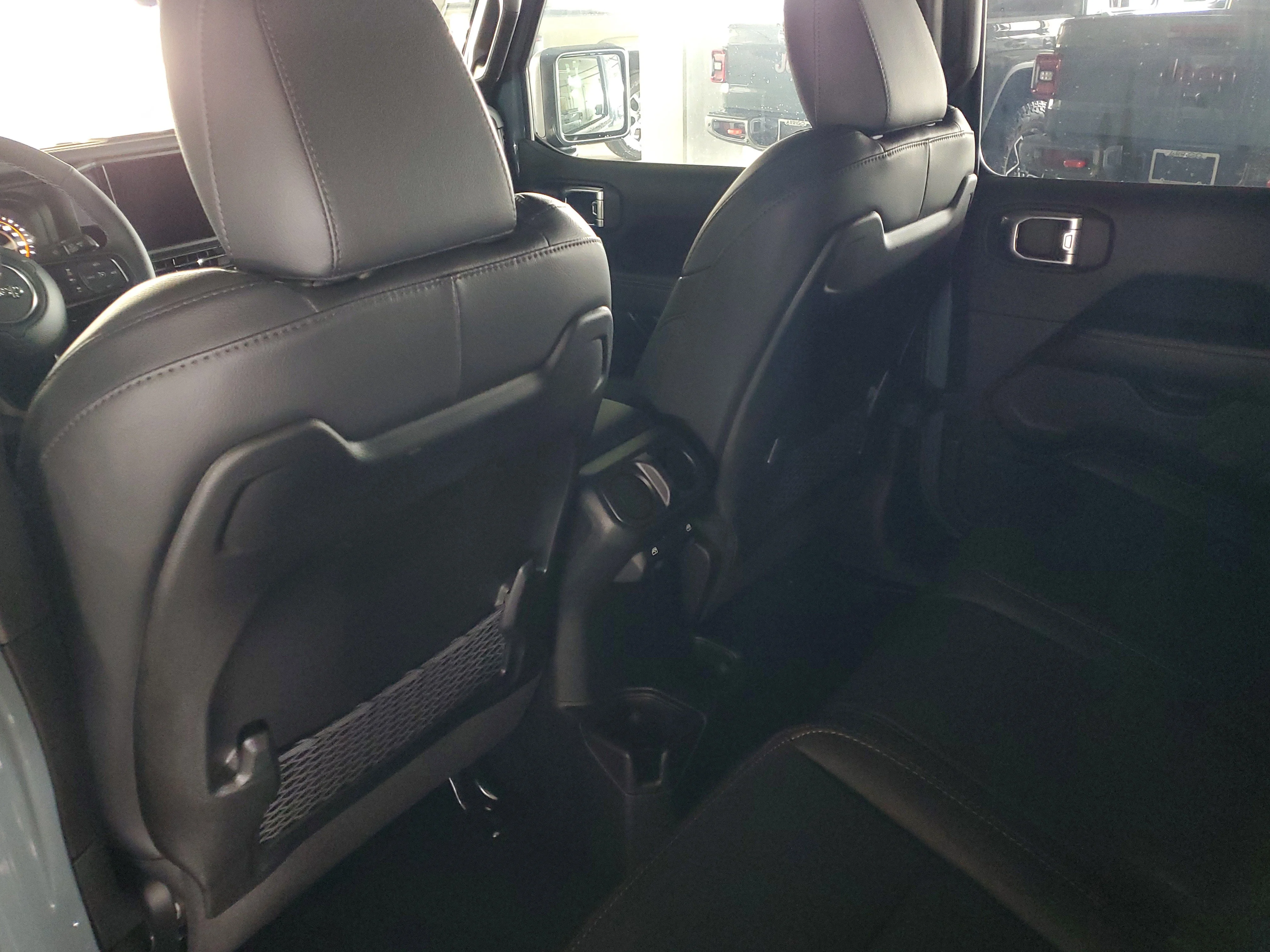 New 2026 Anvil Clear-Coat Exterior Paint Jeep Sahara image 9