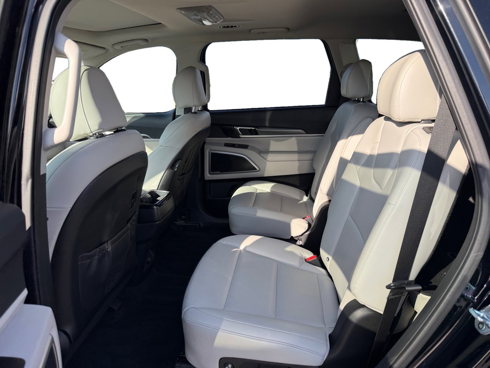 Used 2021 Ebony Black Kia S image 16